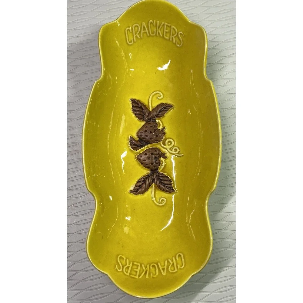 Vintage Treasure Craft USA Pottery Cracker Dish, W/strawberries Yellow‎ 12